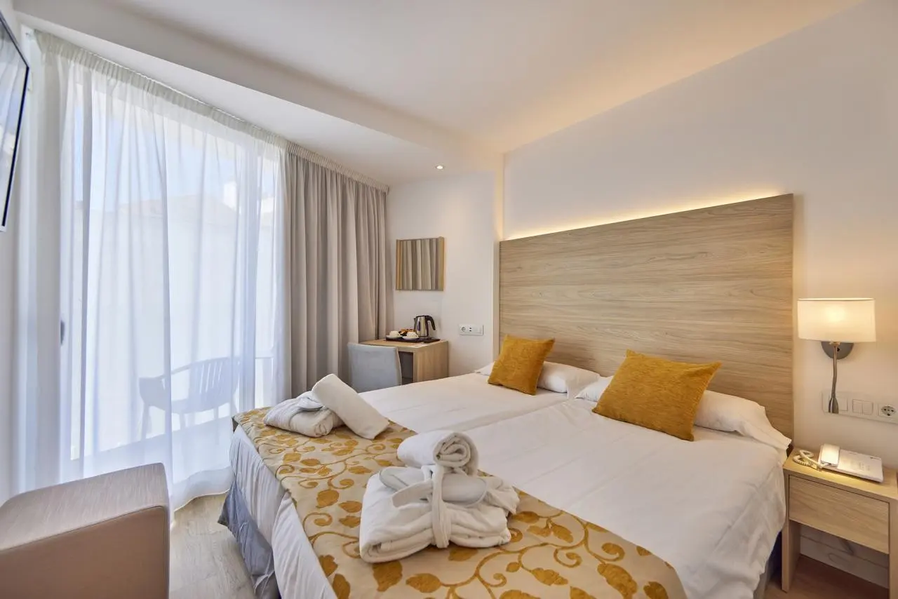 Ilusion Moreyo — ILUSION MOREYO