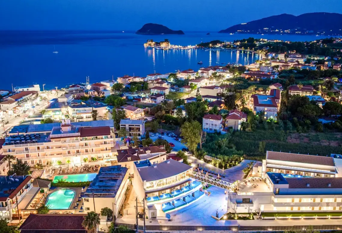 Widok z hotelu Ionis Art Luxury Suites