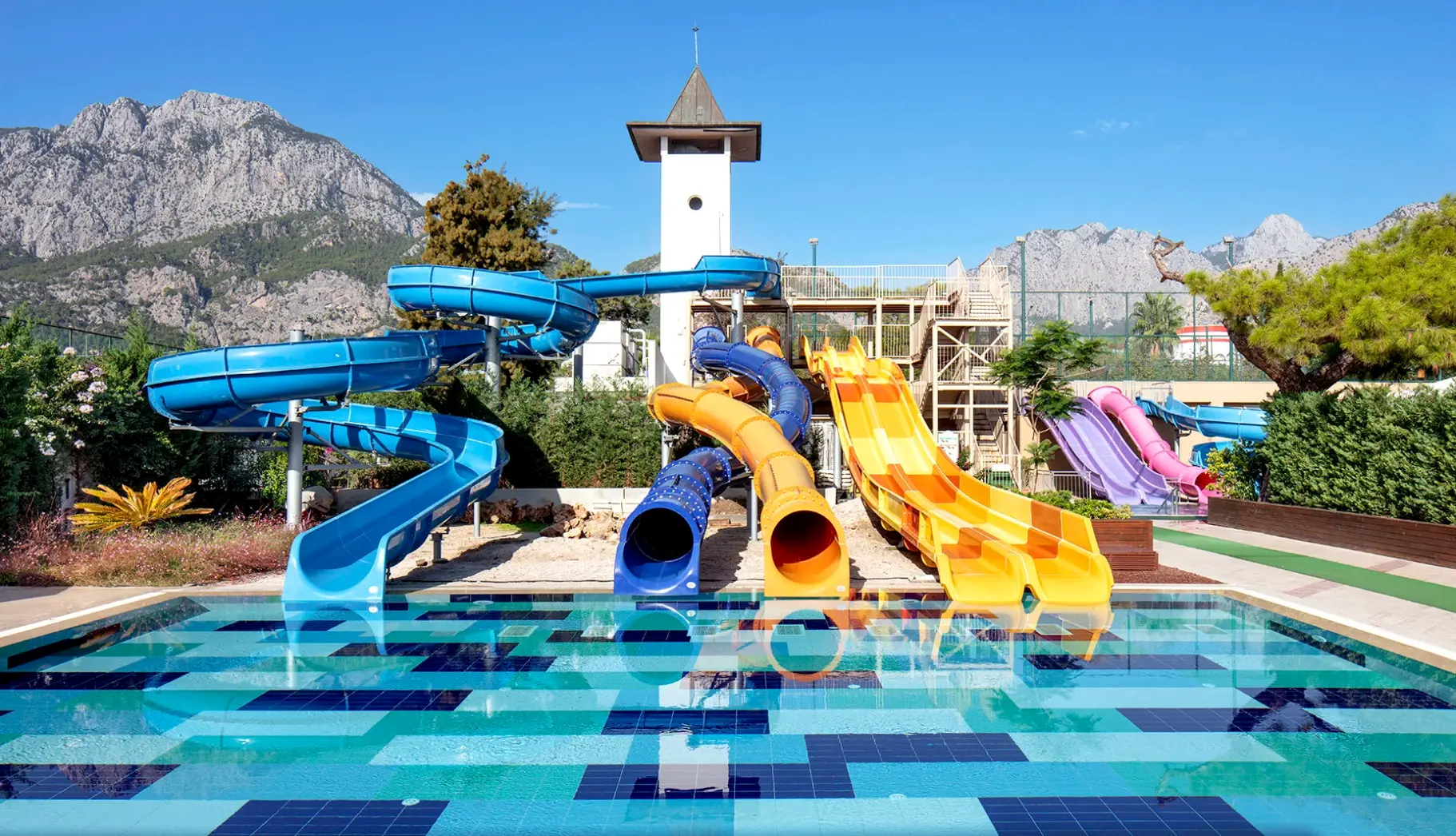 Basen w hotelu Kilikya Palace