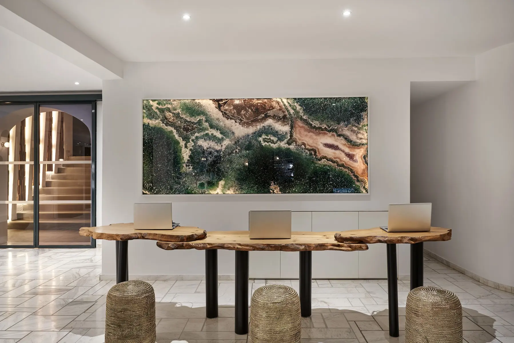 Kouros Palace — KOUROS HOTEL & SUITES