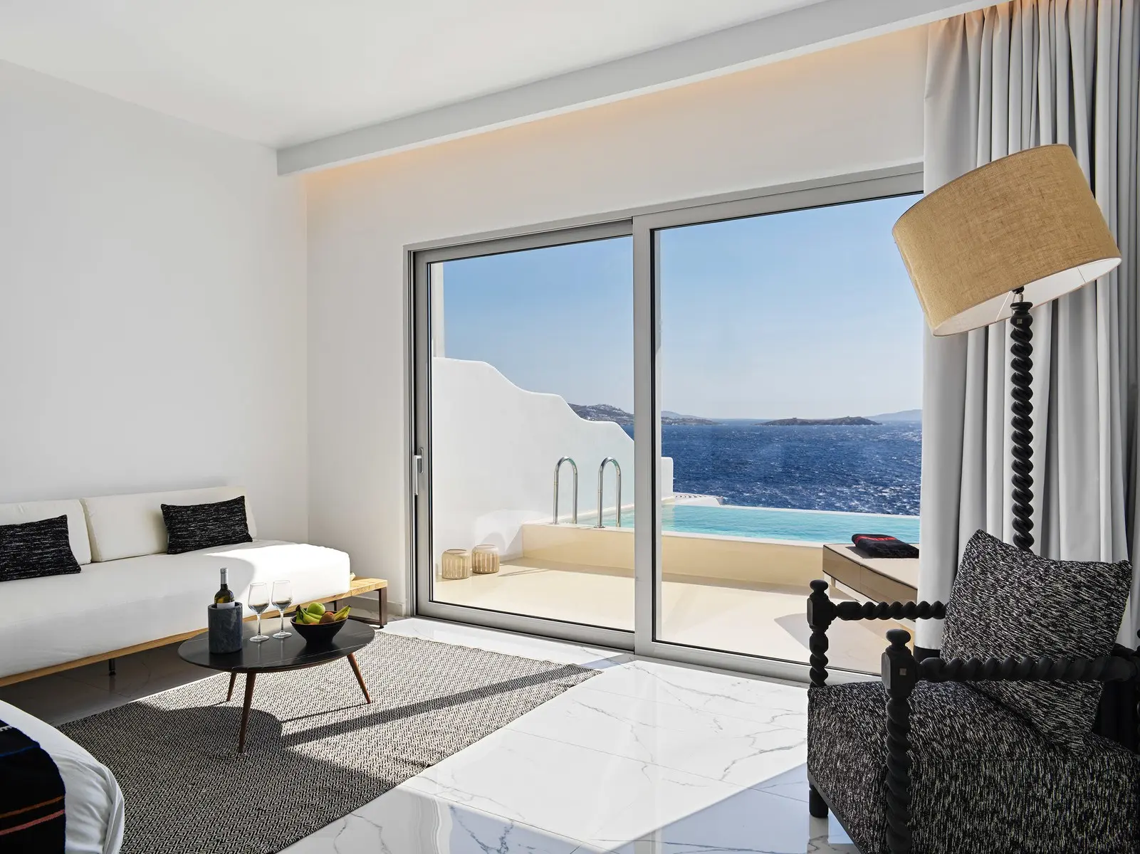 Kouros Palace — KOUROS HOTEL & SUITES