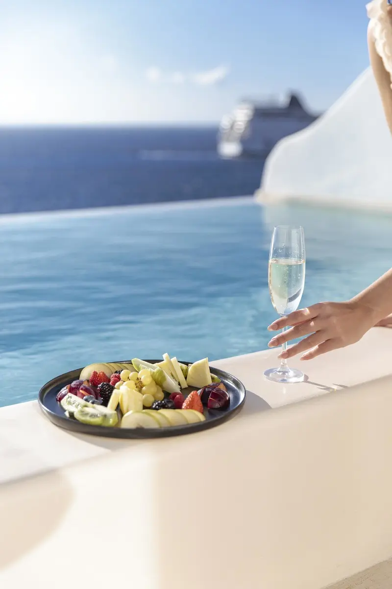 Kouros Palace — KOUROS HOTEL & SUITES