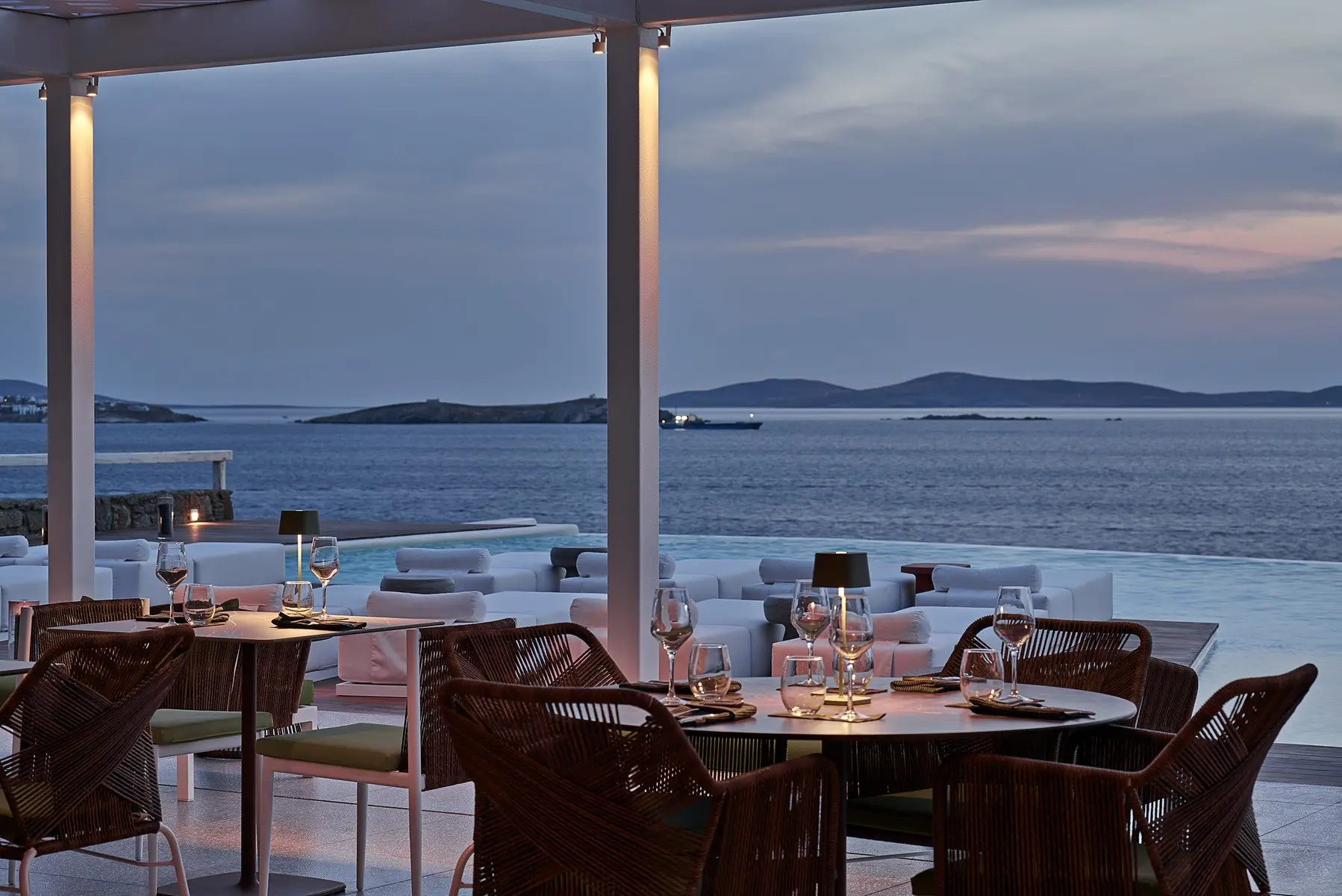 Kouros Palace — KOUROS HOTEL & SUITES