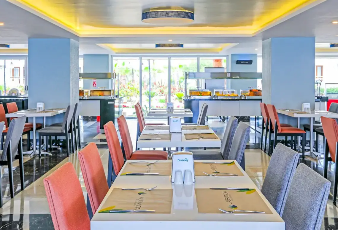 Restauracja i jedzenie w hotelu Labranda Lebedos Princess