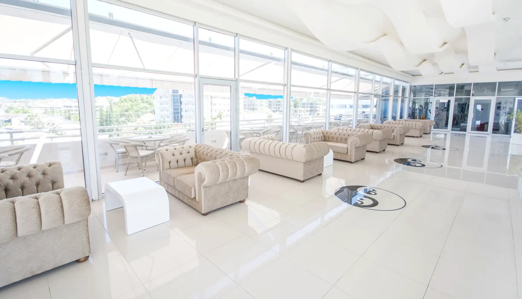 Lobby hotelu Laguna Beach Alya Resort