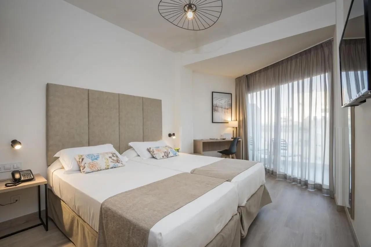 Pokój w hotelu Las Arenas