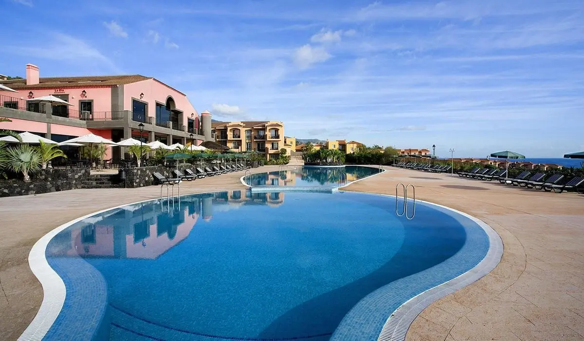 Las Olas — LAS OLAS