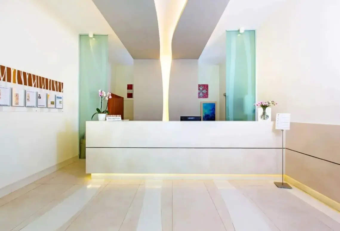 Lobby hotelu Le Axidie