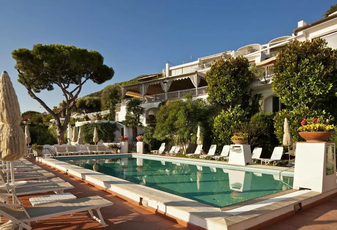 Basen w hotelu Le Querce Resort Sea Thermae & Spa