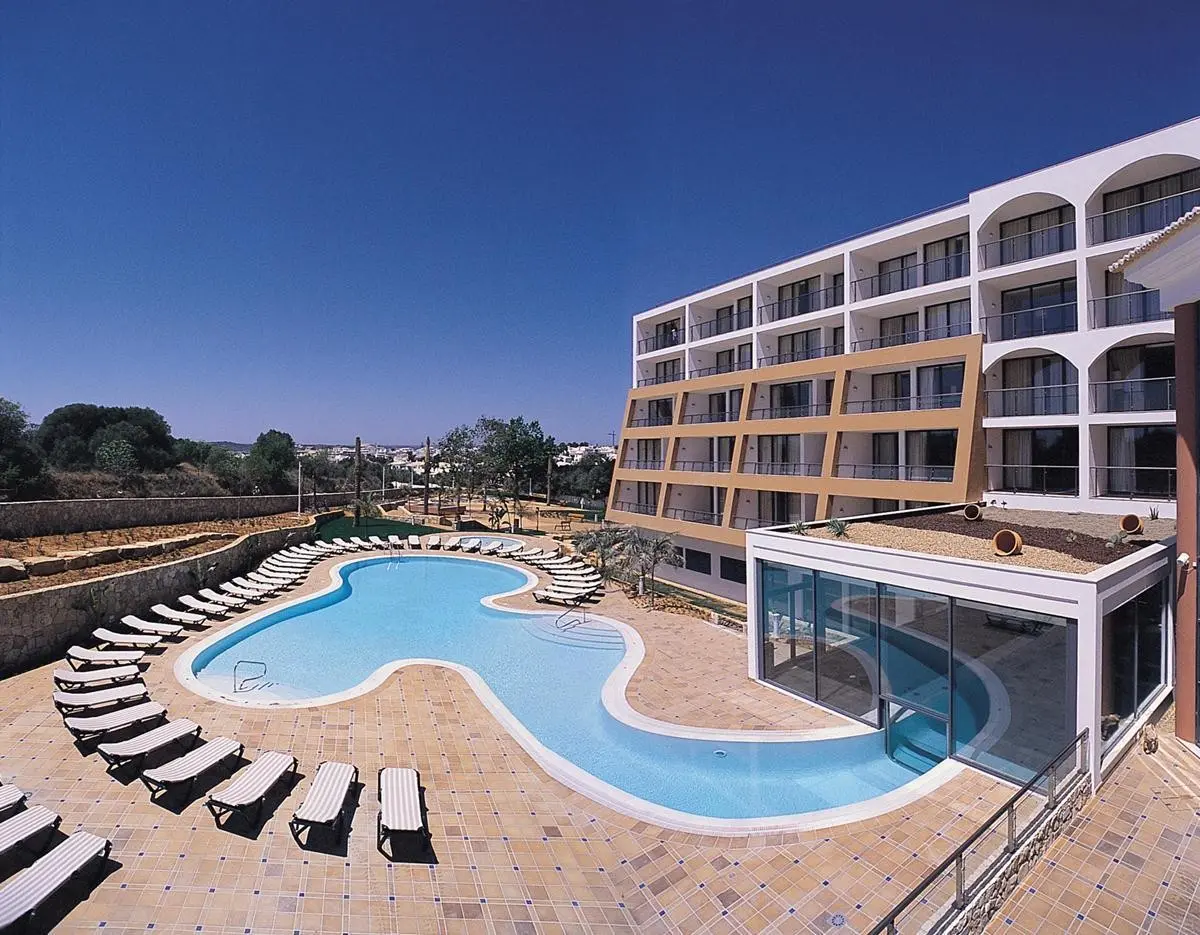 Basen w hotelu Lux Lisboa Park