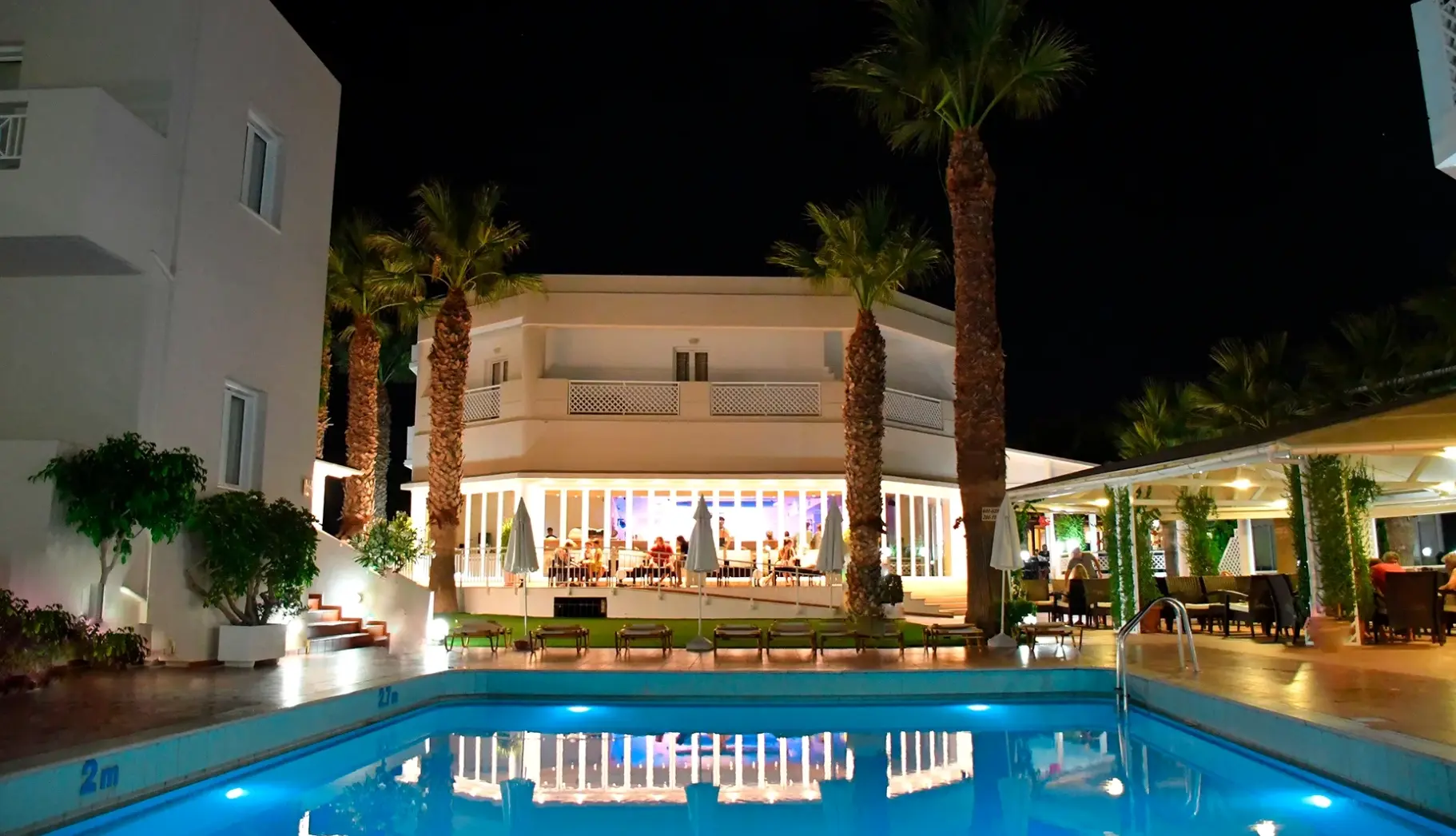 Basen w hotelu Magda Club
