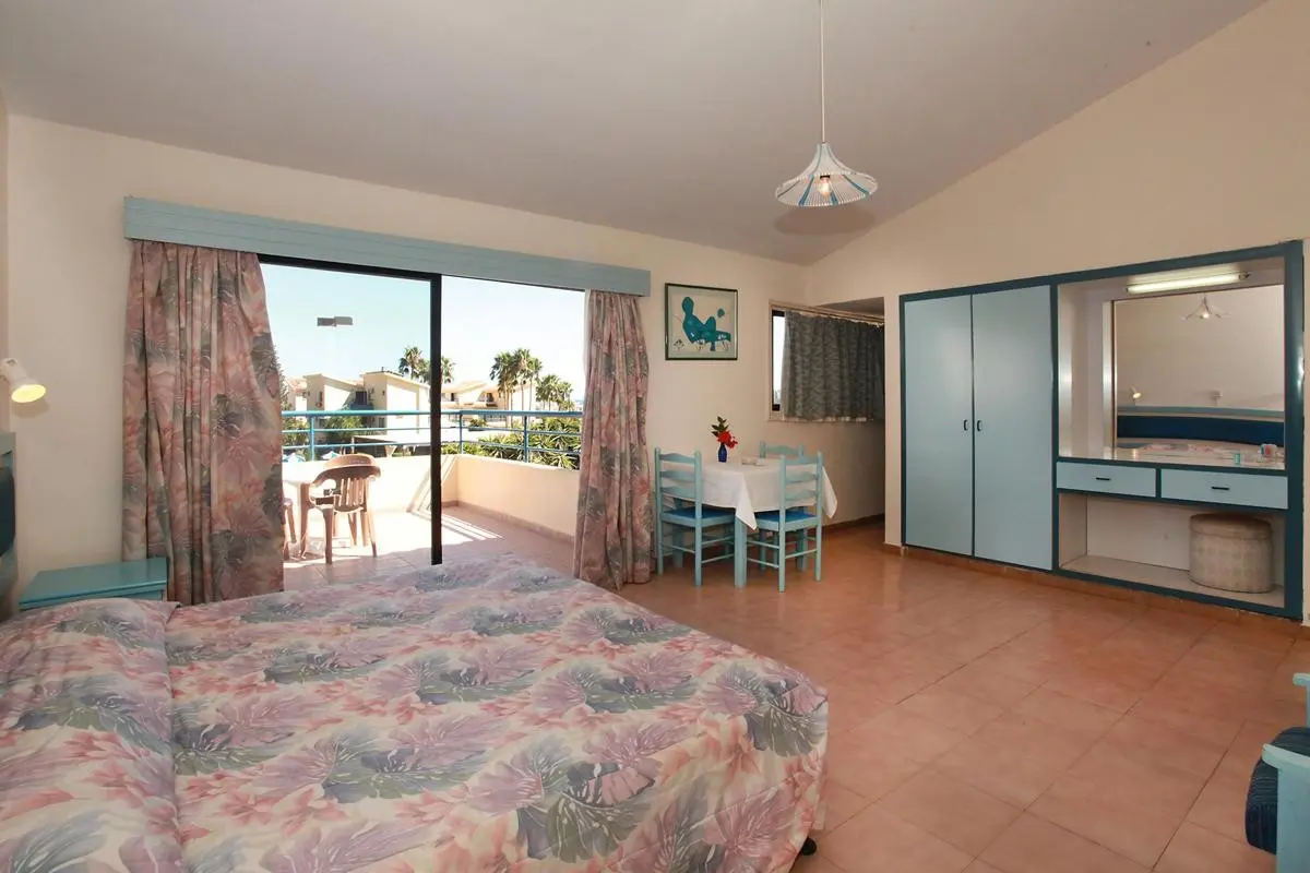 Makronisos Holiday Village — MAKRONISOS HOLIDAY VILLAGE