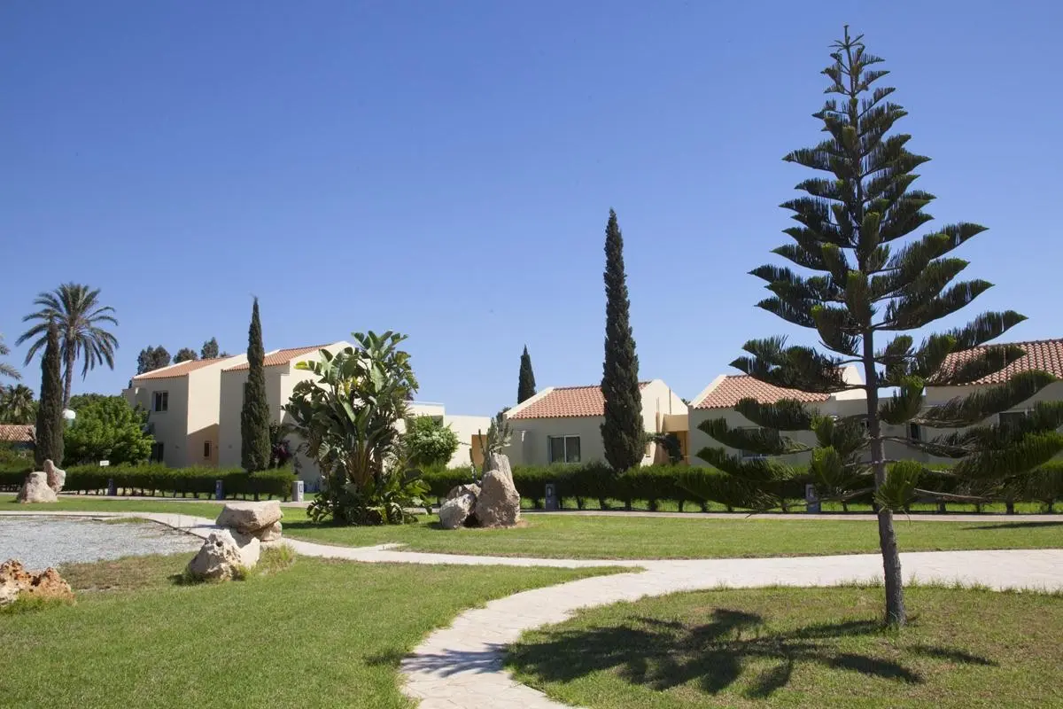 Makronisos Holiday Village — MAKRONISOS HOLIDAY VILLAGE