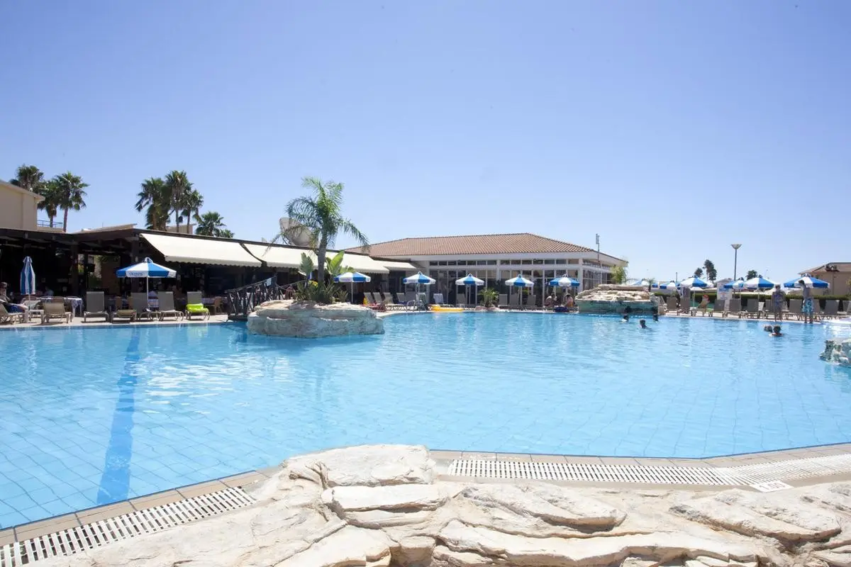 Makronisos Holiday Village — MAKRONISOS HOLIDAY VILLAGE