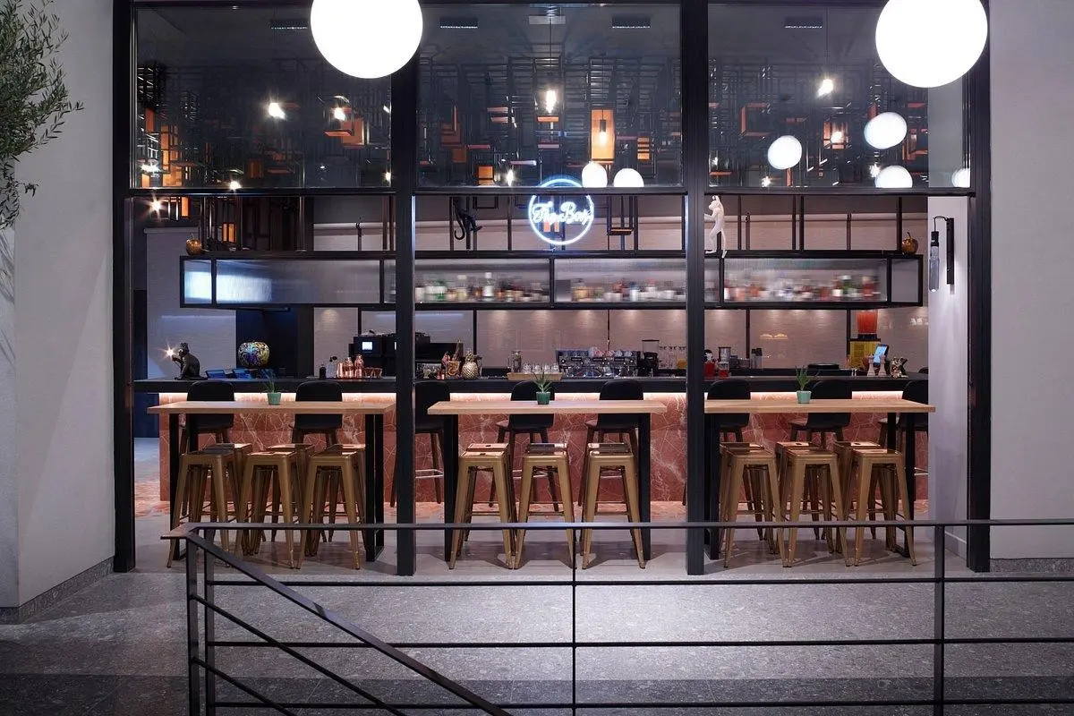 Restauracja i jedzenie w hotelu Moxy Athens City