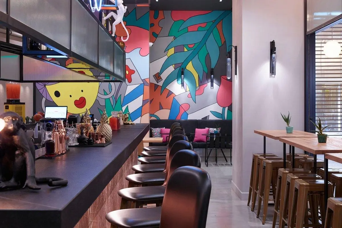 Restauracja i jedzenie w hotelu Moxy Athens City