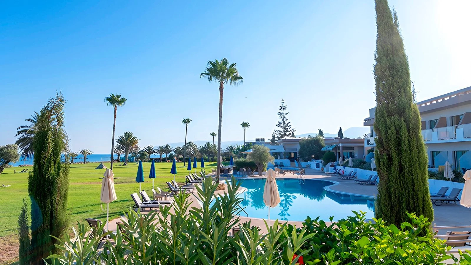 Hotel Natura Beach Hotel & Villas w Cypr (Pafos) - oferta last minute