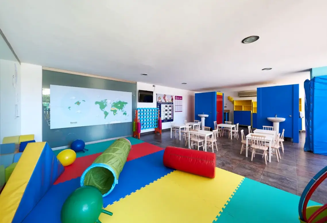 Atrakcje dla dzieci w hotelu Occidental Cala Viñas