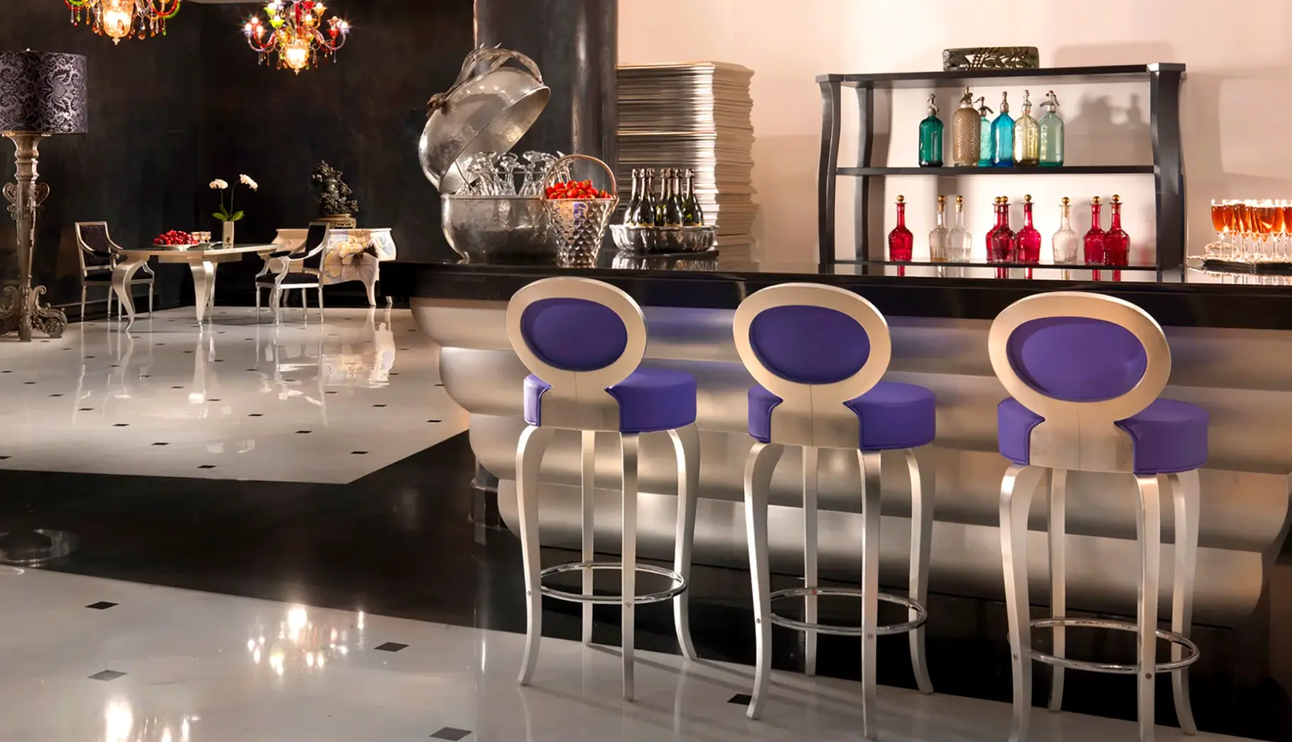 Restauracja i jedzenie w hotelu Out of the Blue Beach Resort