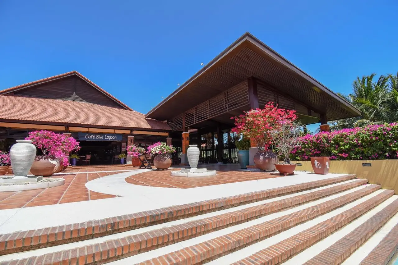 Pandanus Beach Resort & Spa — PANDANUS RESORT