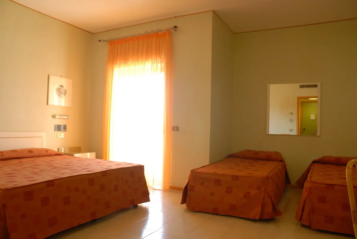 Paradise Beach Resort — PARADISE BEACH RESORT