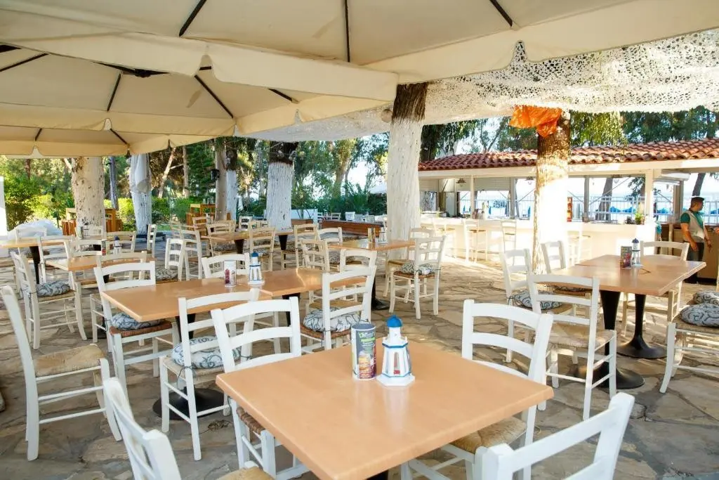 Restauracja i jedzenie w hotelu Park Beach Hotel