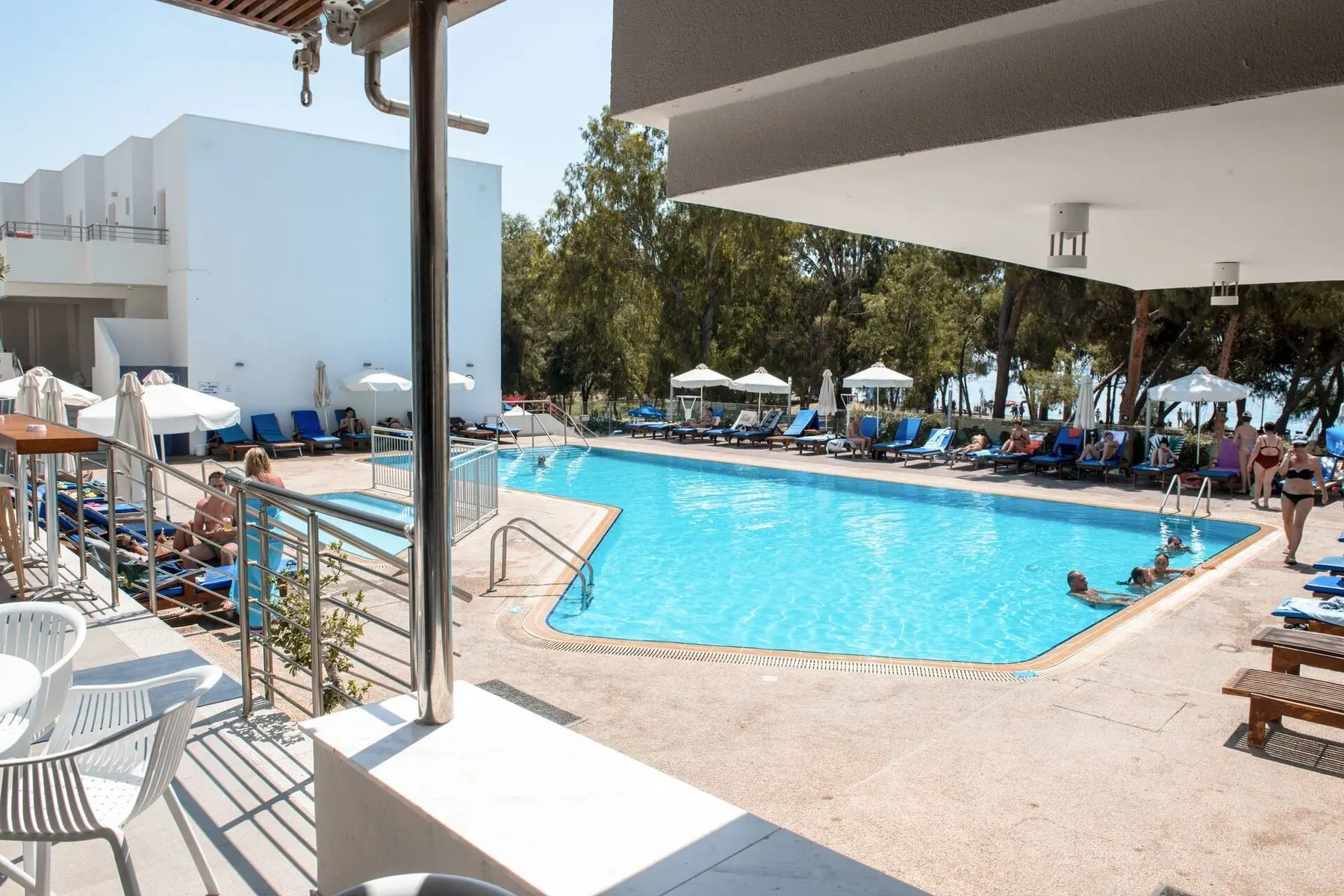 Basen w hotelu Park Beach Hotel