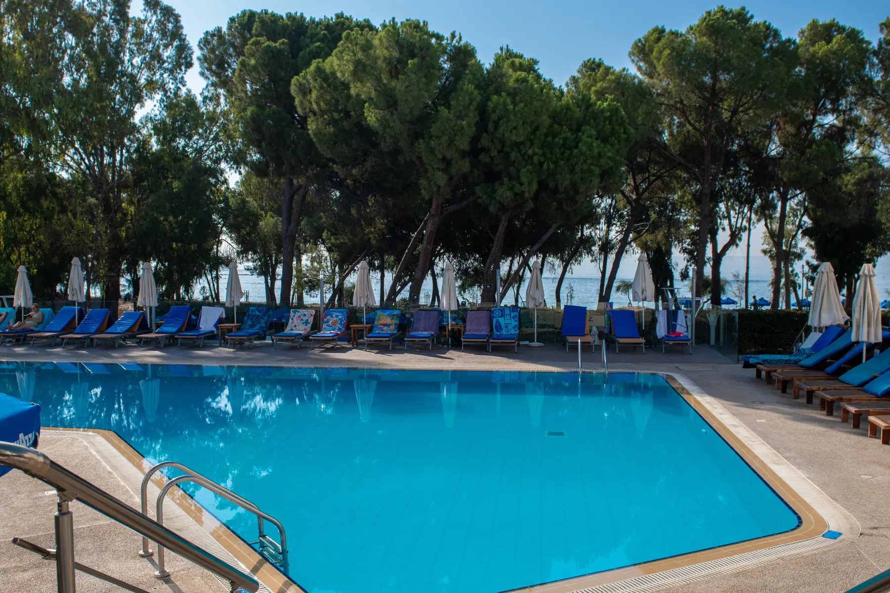 Basen w hotelu Park Beach Hotel
