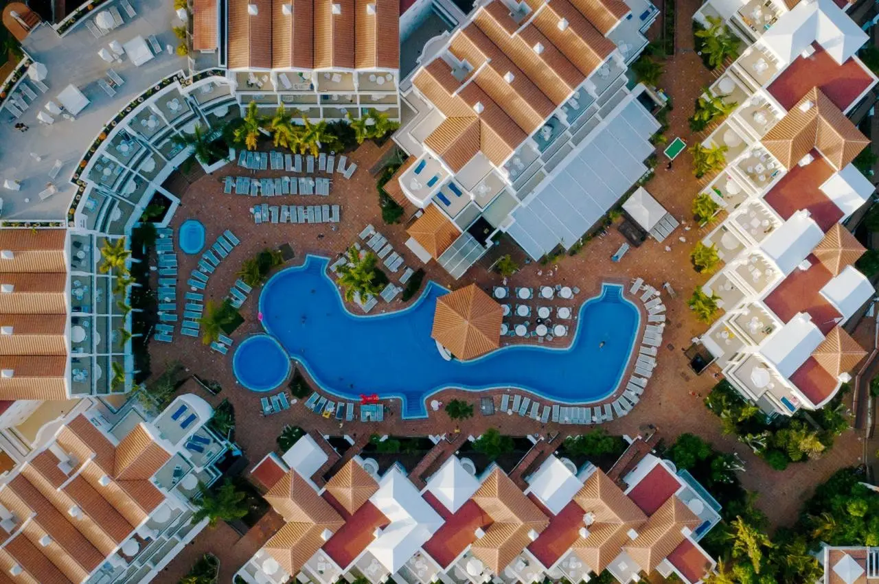 Parque del Sol Apartments — PARQUE DEL SOL