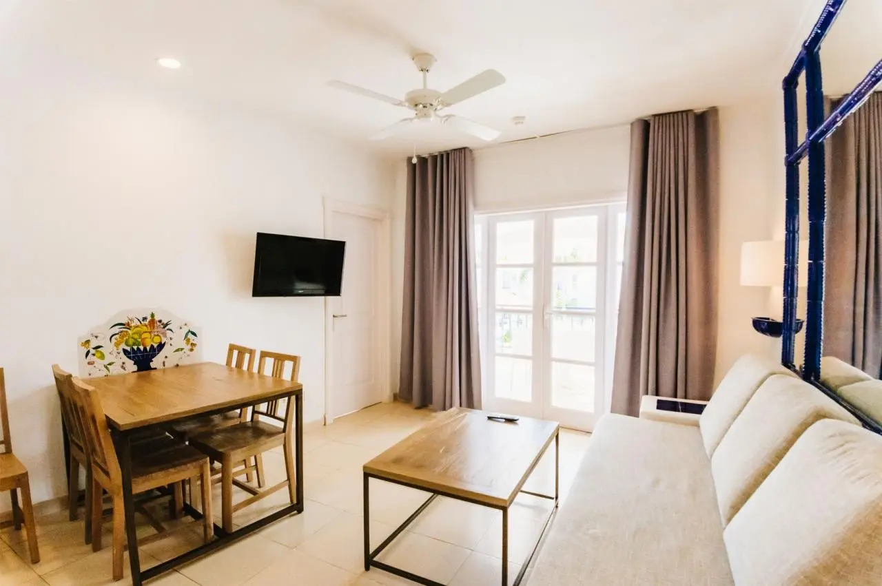 Parque del Sol Apartments — PARQUE DEL SOL