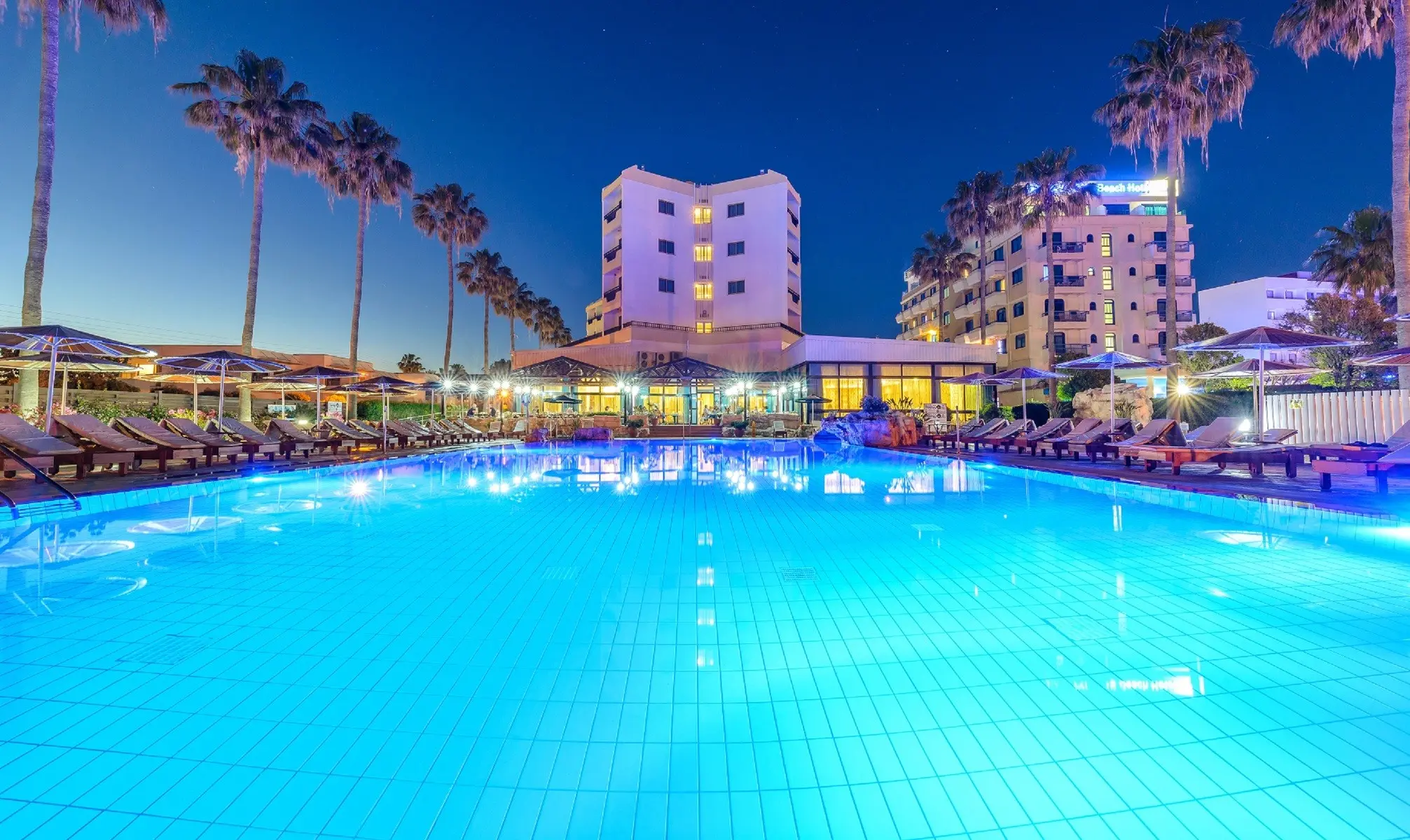 Basen w hotelu Pavlo Napa Beach