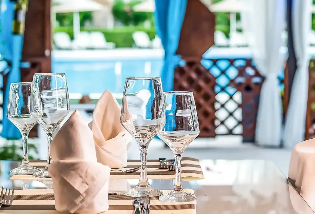 Restauracja i jedzenie w hotelu Pegasos Beach
