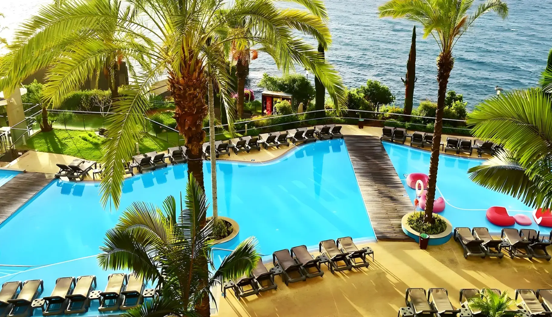 Basen w hotelu Pestana Promenade Ocean & Spa Resort