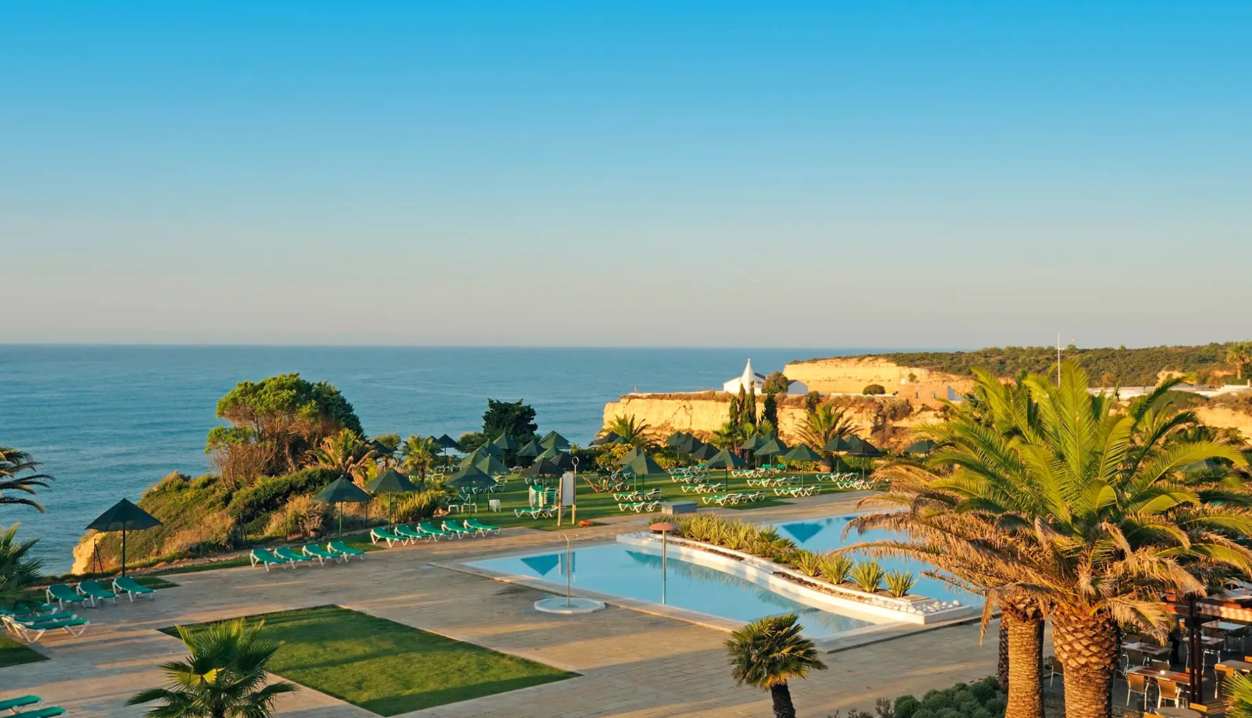 Basen w hotelu Pestana Viking Beach & Golf Resort
