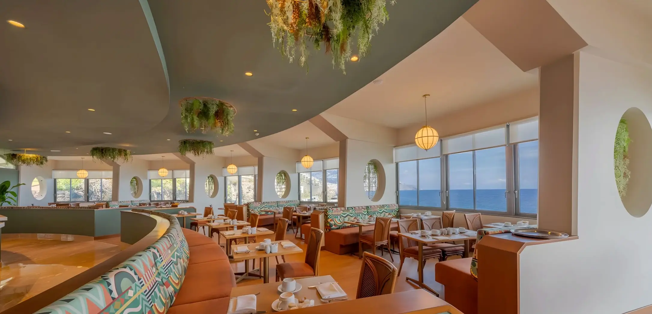 Restauracja i jedzenie w hotelu Pestana Vila Lido Madeira Premium Ocean Hotel