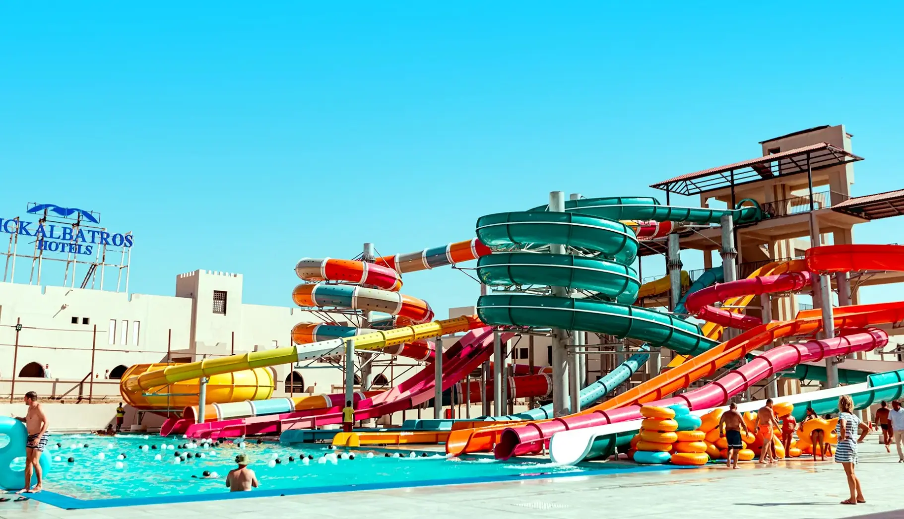 Basen w hotelu Pickalbatros Oasis Port Ghalib