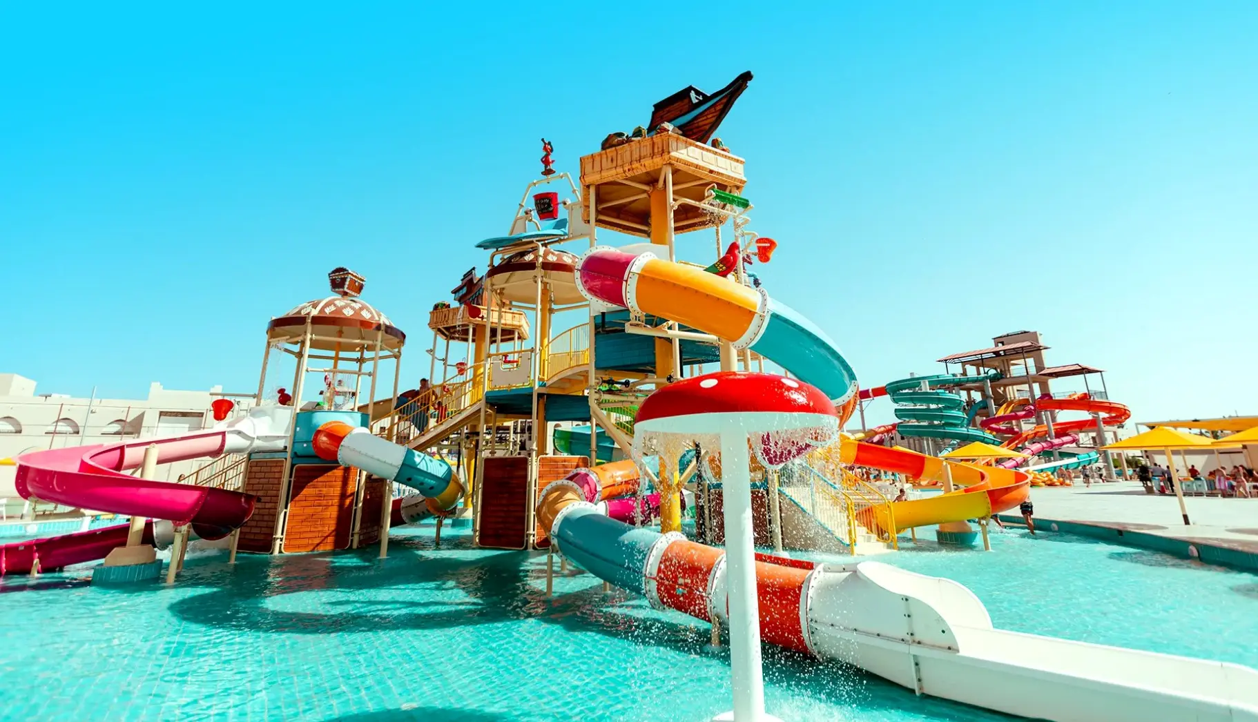 Basen w hotelu Pickalbatros Oasis Port Ghalib