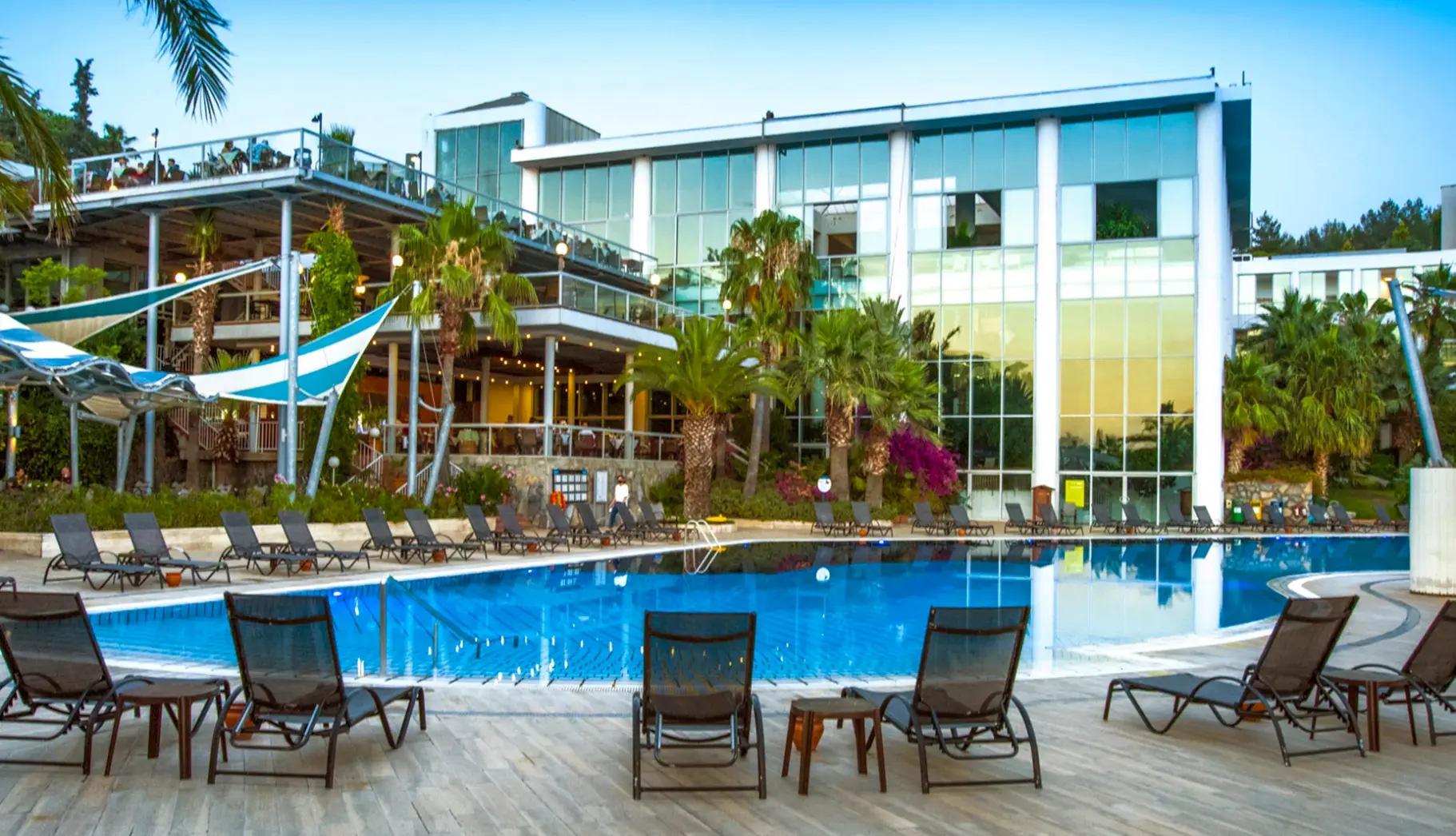 Basen w hotelu Pine Bay