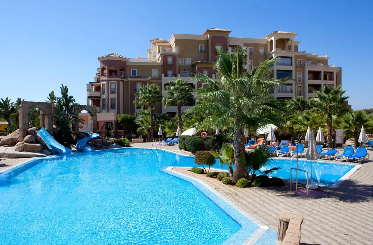 Basen w hotelu Playacanela