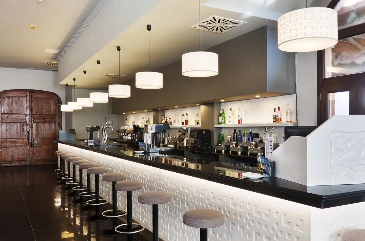 Restauracja i jedzenie w hotelu Playacanela