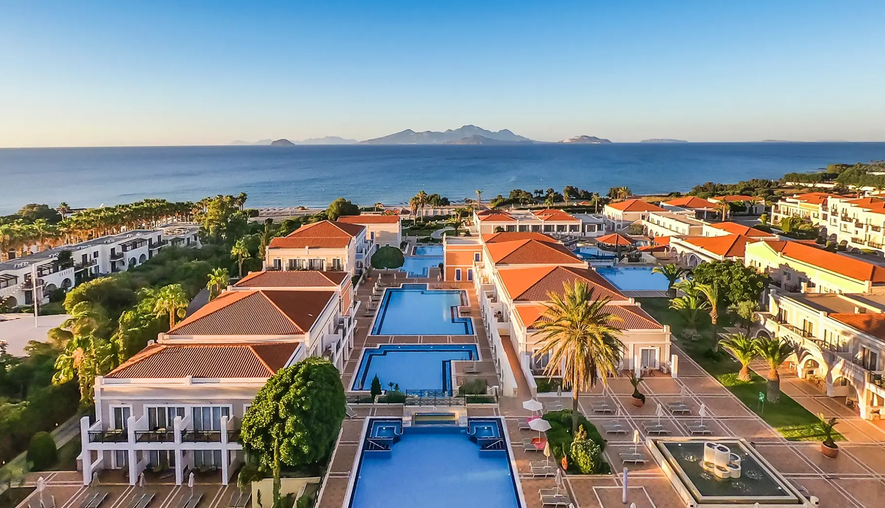 Basen w hotelu Porto Bello Royal