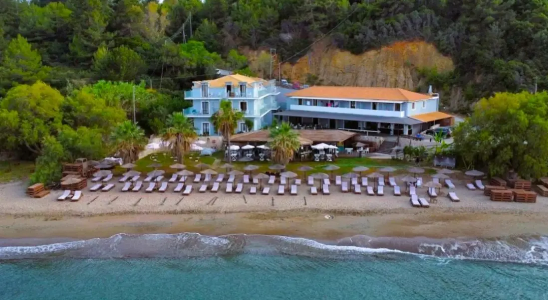 Plaża przy hotelu Porto Zorro