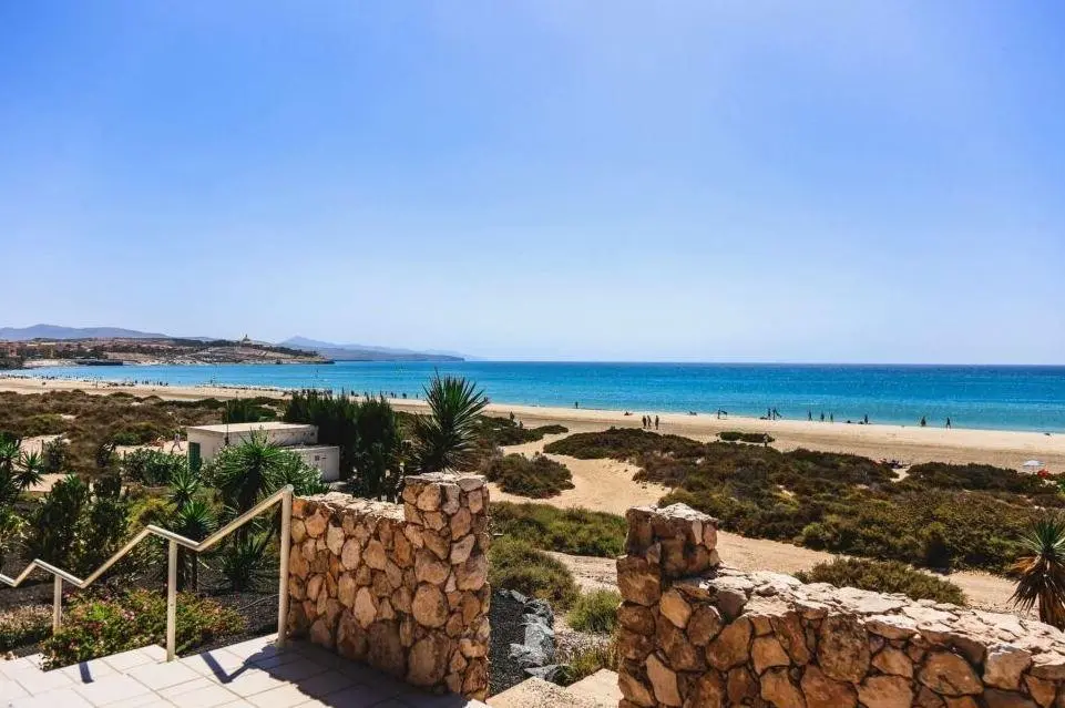 R2 Maryvent Beach Apartment — R2 MARYVENT BEACH APARTMENT