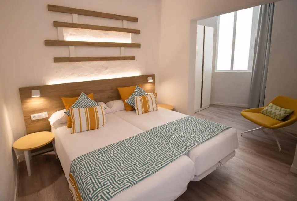 R2 Maryvent Beach Apartment — R2 MARYVENT BEACH APARTMENT