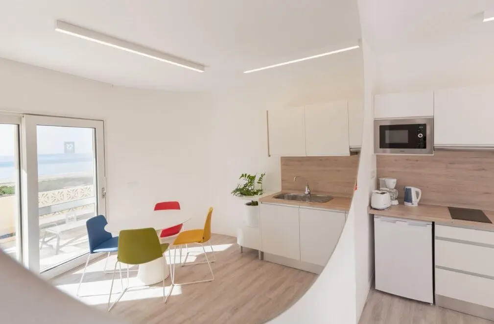 R2 Maryvent Beach Apartment — R2 MARYVENT BEACH APARTMENT