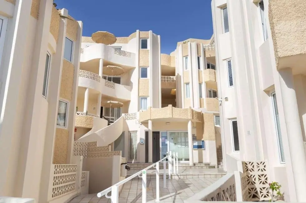 R2 Maryvent Beach Apartment — R2 MARYVENT BEACH APARTMENT