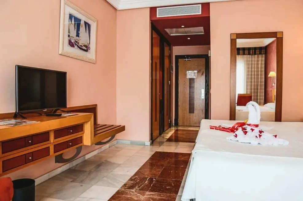 R2 Pajara Beach — R2 PAJARA BEACH HOTEL & SPA