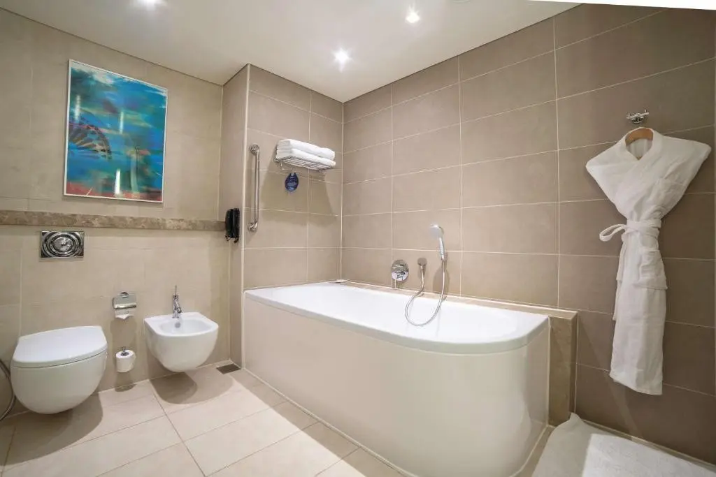 Radisson Blu Hotel, Abu Dhabi Yas Island — RADISSON BLU HOTEL, ABU DHABI YAS ISLAND