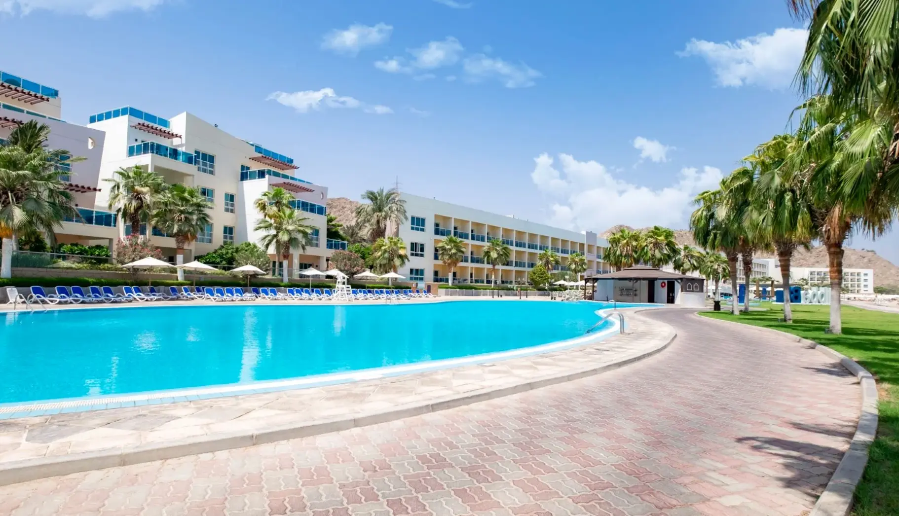 Basen w hotelu Radisson Blu Resort, Fujairah
