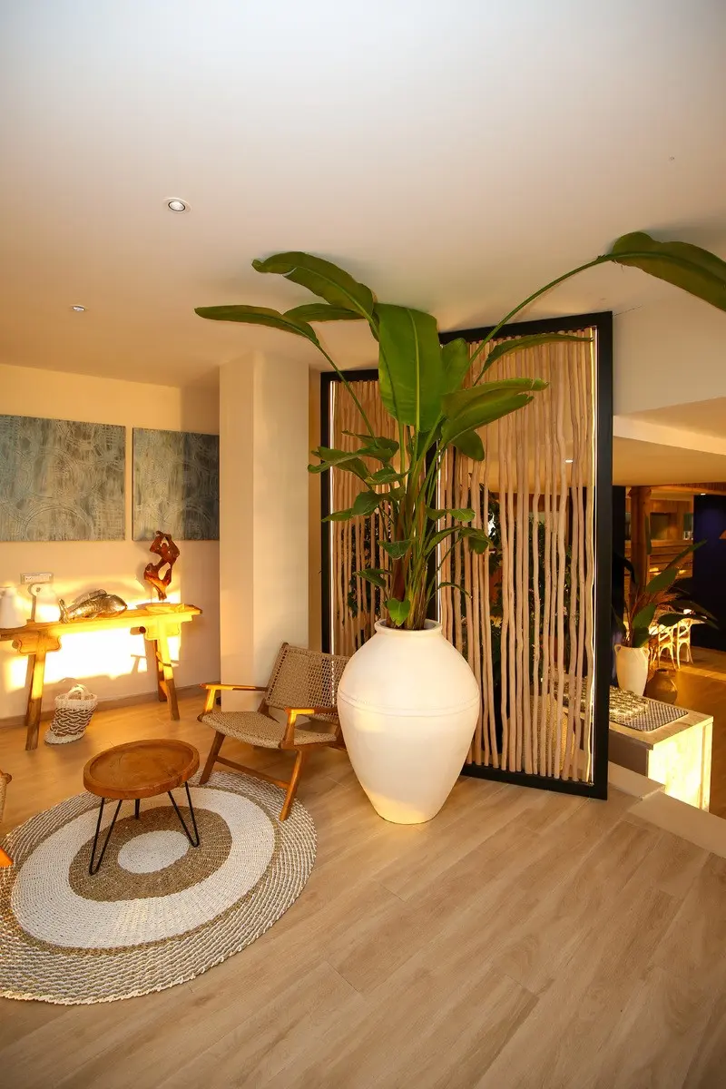 Regina Blu Hotel — REGINA BLUE